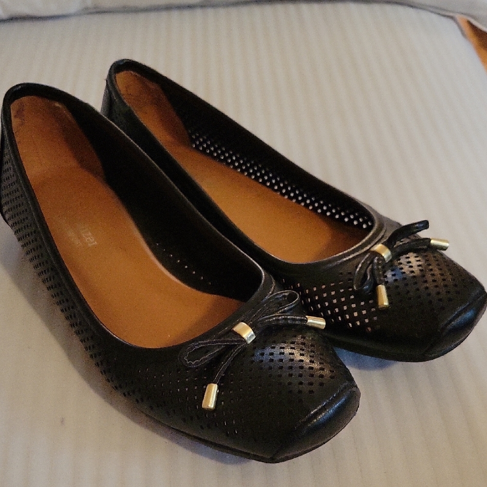 Naturalizer Black Perforated Flats with Bow